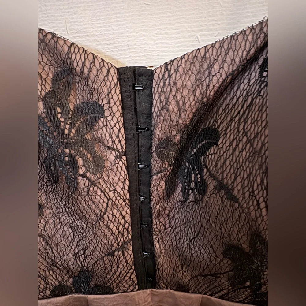 BCBGeneration Lace Bodice Taupe Cocktail Dress with Pockets Size 8 - Picture 3 of 8